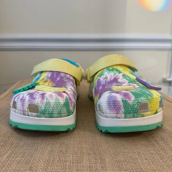 CROCS Classic Hiker 'Peace Out' Shoes | Women's Size 8/ Men's Size 6 | Multi - Picture 2 of 6